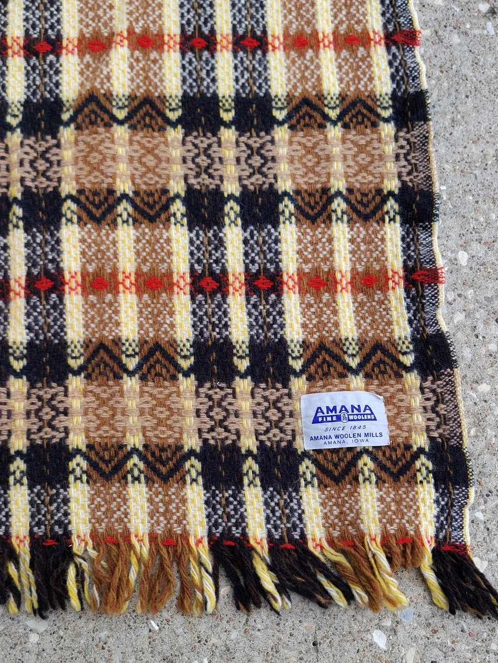 Vintage Amana Iowa Fine Wool Woolens Plaid Fringe Throws Fleece Blanket 80s USA